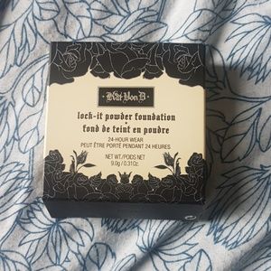 Kat Von D lock-it powder foundation